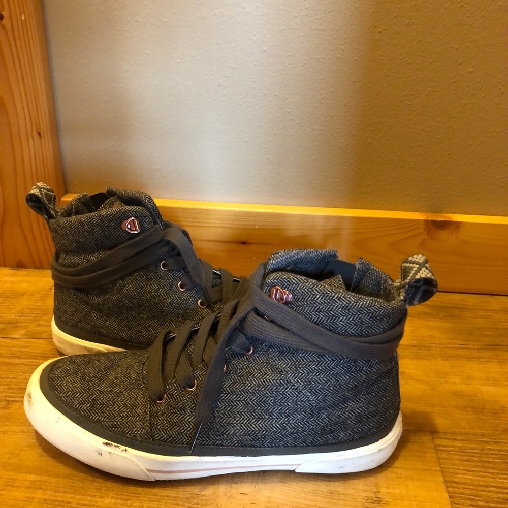 Roxy casual shoes
